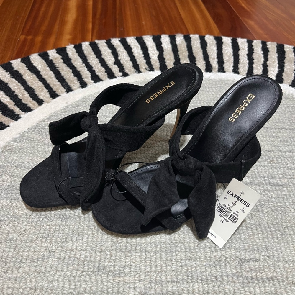 Express Elegant Black Heeled Sandals